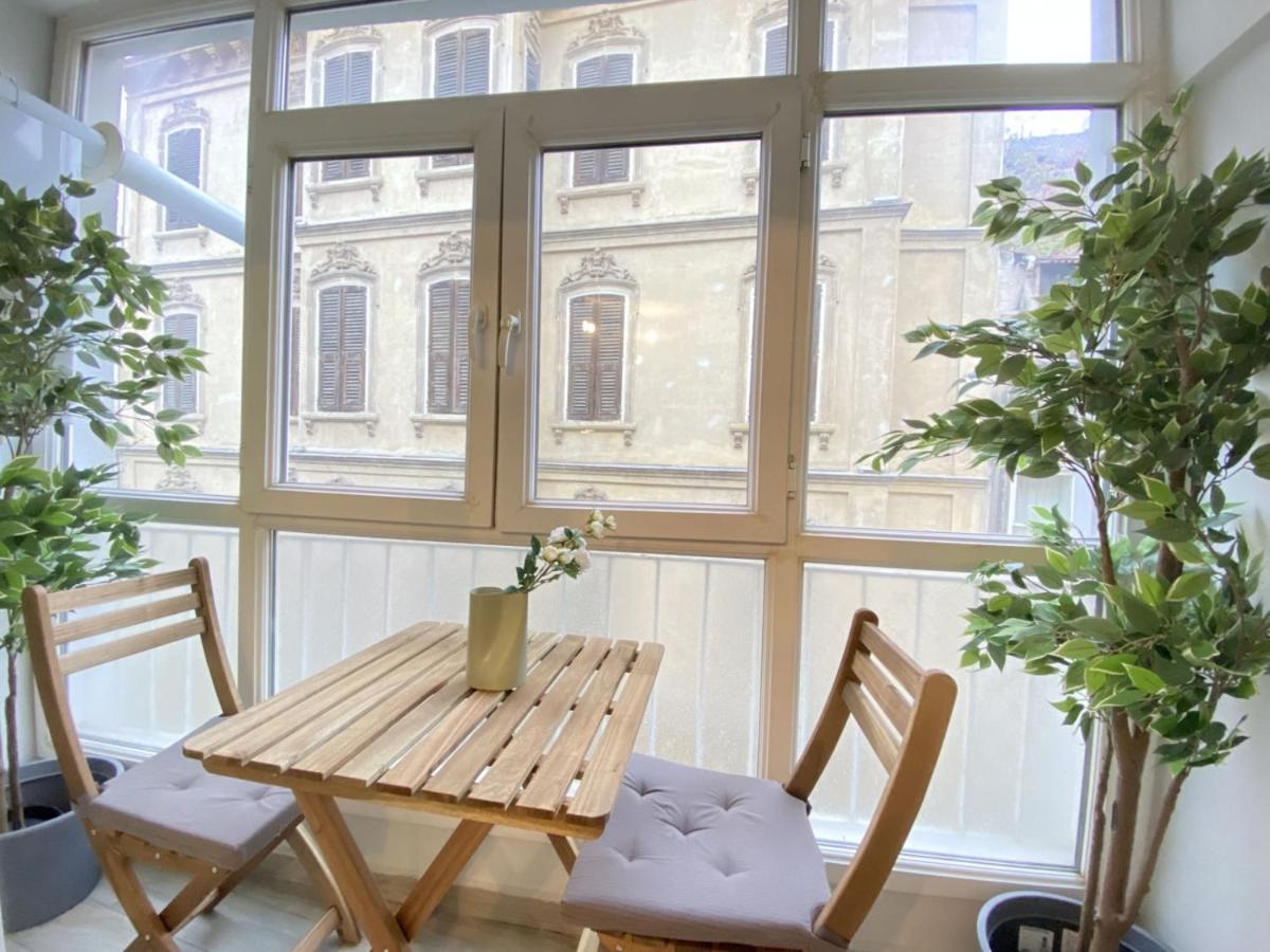 Charming And Central Flat With Balcony In Beyoglu Lägenhet Istanbul Exteriör bild