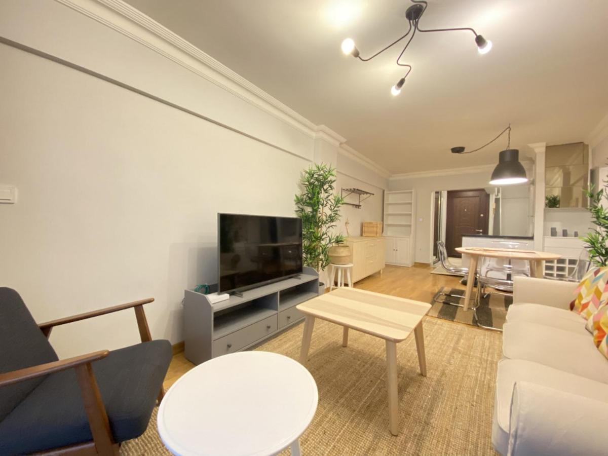 Charming And Central Flat With Balcony In Beyoglu Lägenhet Istanbul Exteriör bild