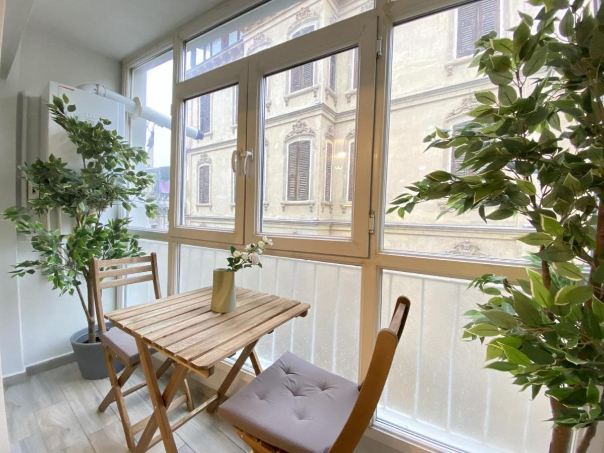 Charming And Central Flat With Balcony In Beyoglu Lägenhet Istanbul Exteriör bild